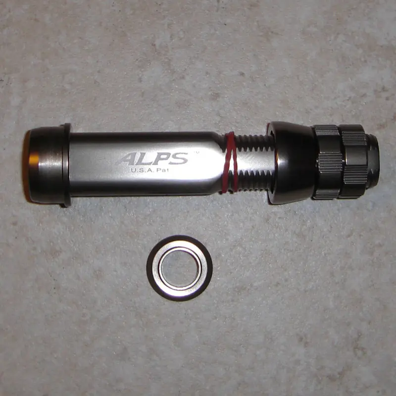 Triangular  Aluminum Machined Reel Seat w/recessed hood/TR- TiCh