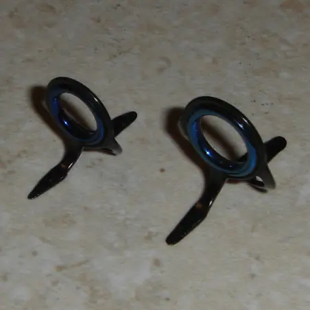 Svart dubbel fot strippar / gjutning guider med blå zirkon Ring