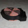 Braçadeira de embutimento de cortiça
