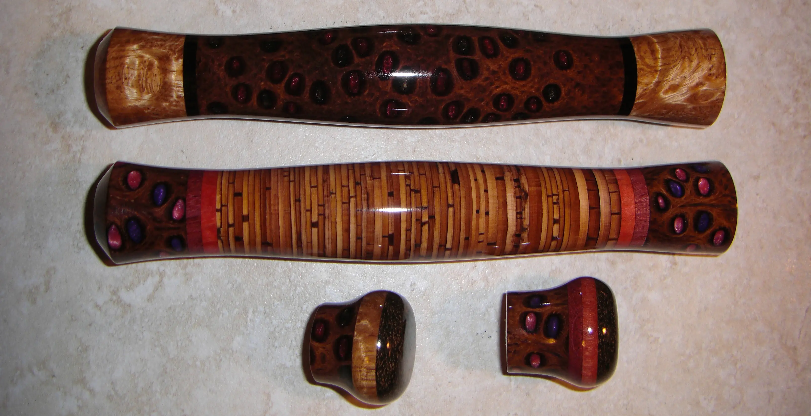 full wells banksia grips with fighting butts